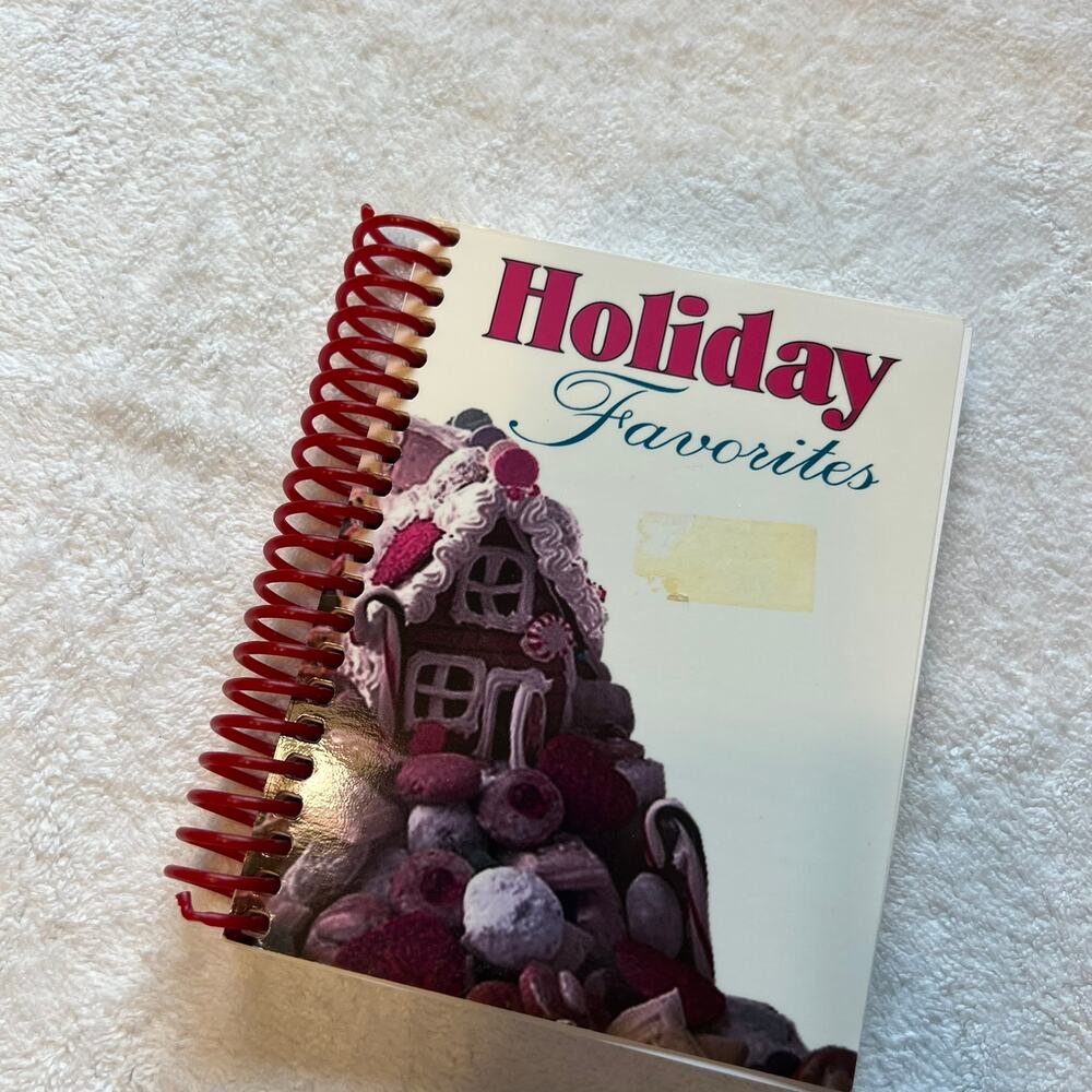 Holiday Favorites Mini Size Cookbook 184 Pages of Recipes 1999 Rada Mfg. Co.